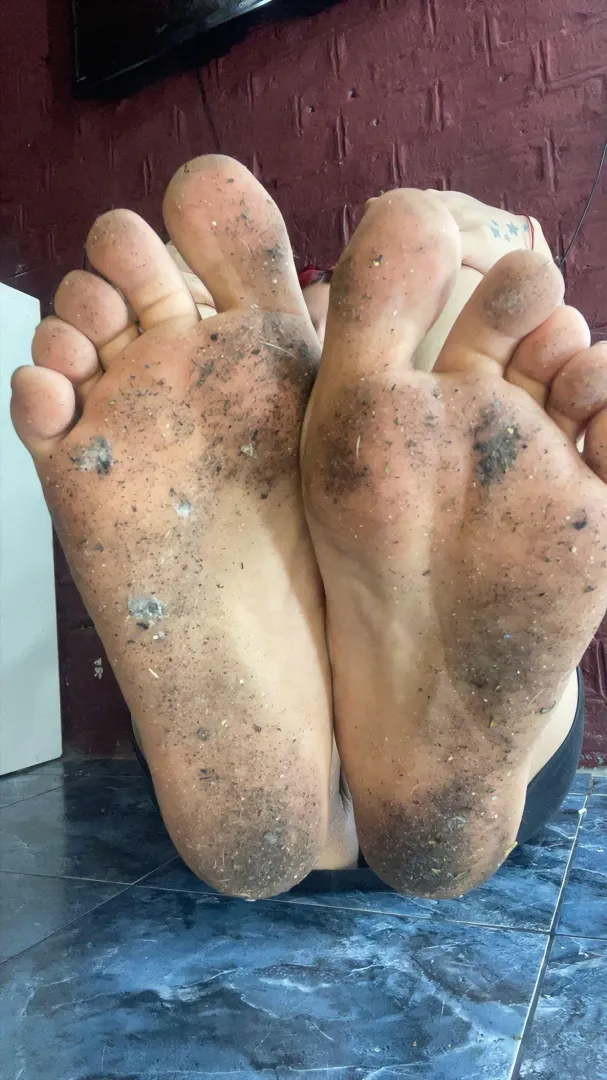 My feet love being very dirty posted by meganfuux