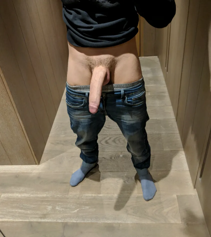 My friend keeps bragging about his size, he doesn't know about this lol posted by Tasty-Hospital-7817