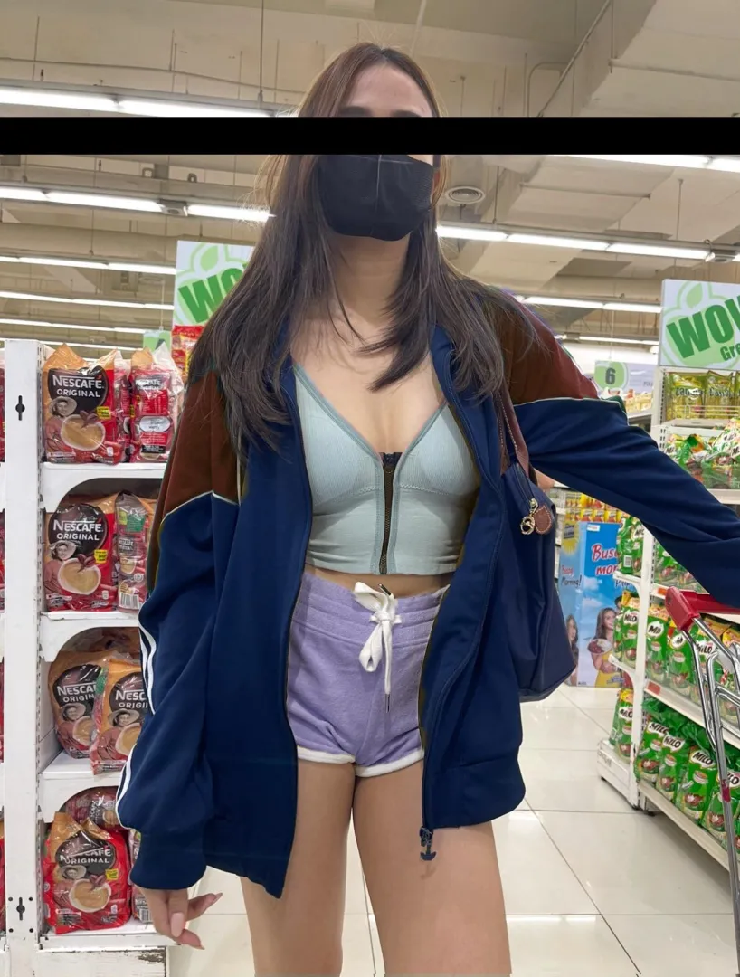 My gf posted by hothotgfyes