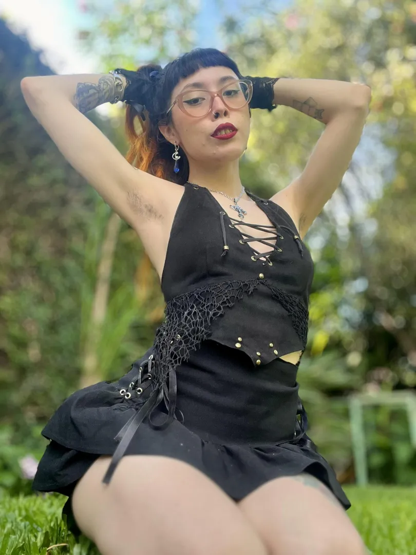 my hairy pits really have you acting like this? how pathetic of you posted by pixelmelonpan