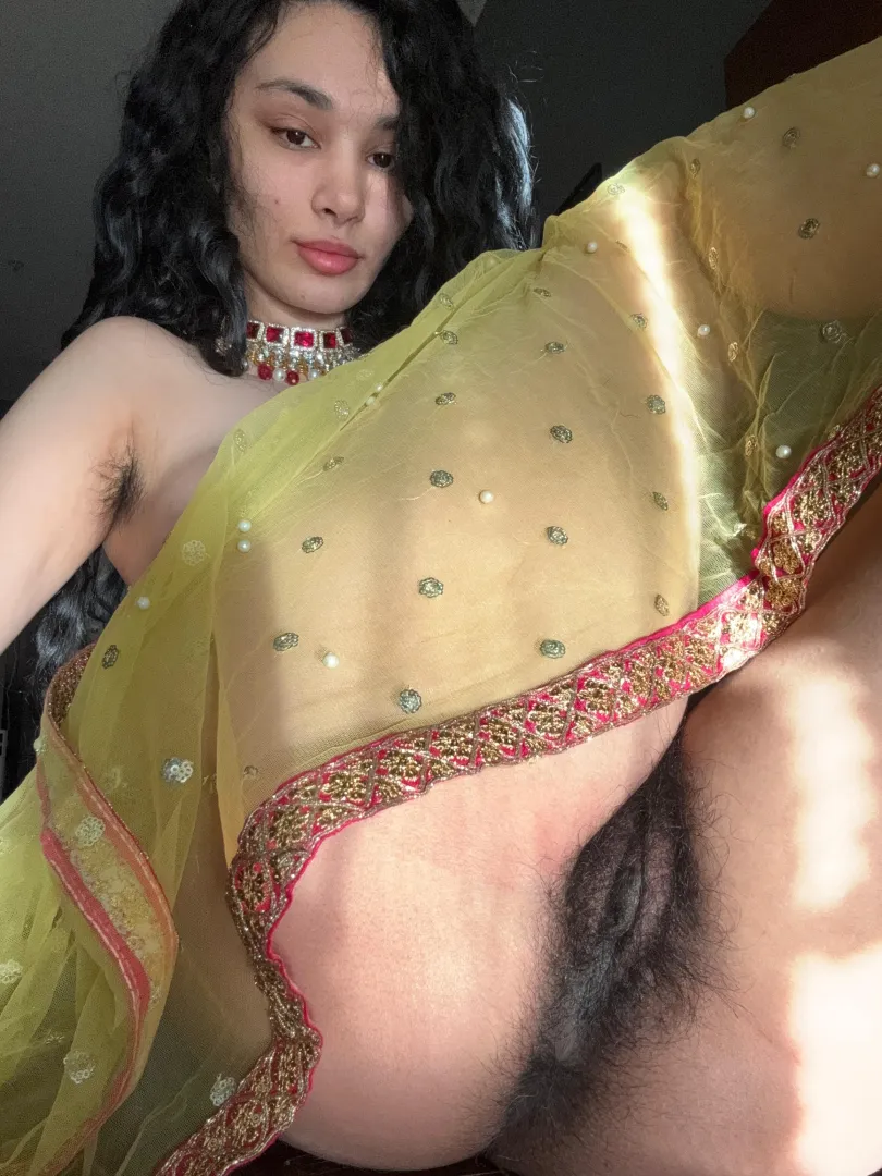 My hairy pussy looks good enough to eat posted by Saharbbyy
