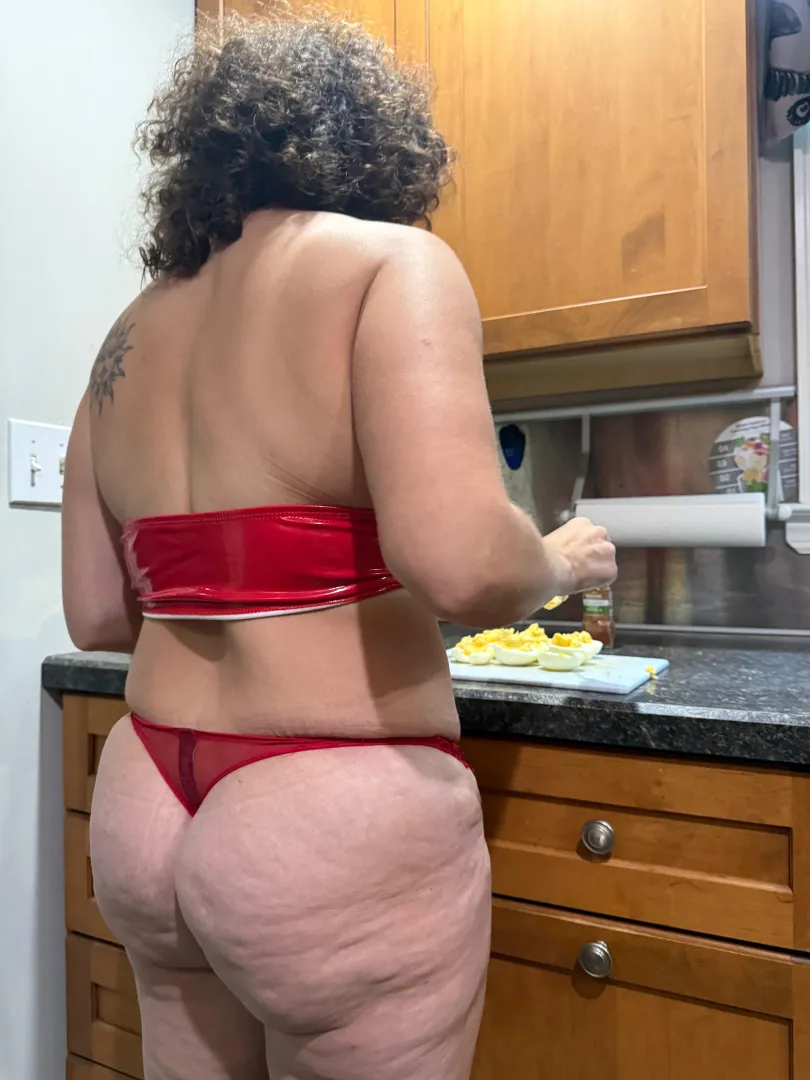 My juicy ass in the kitchen posted by BabygirlLuneStar