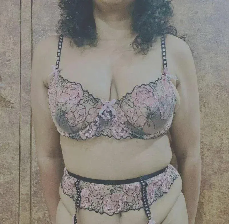 my liingerie posted by optionaIvixen1