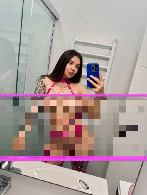 My mirror automatically adjusts the pixels for beta losers by FantasticalCharm