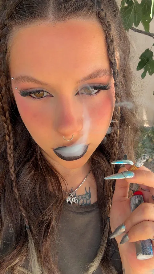 My mouth full of smoke, just the way you like it by Zowii222