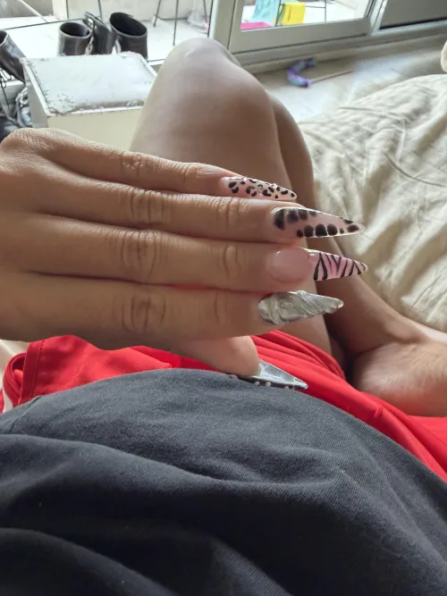 my nails are so hot by babygalsivip