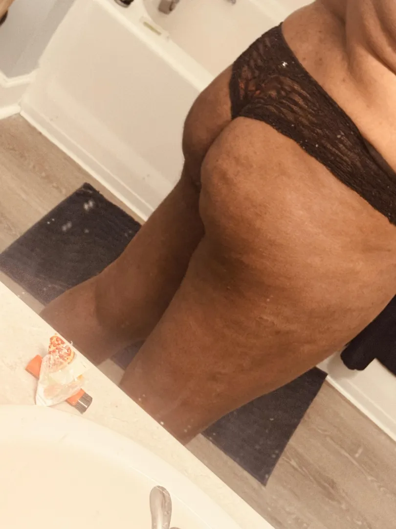 My neighbors love my shows she even masturbate while watching ❄️ I’m her favorite nasty cokewhore neighbor  posted by Hamburger704