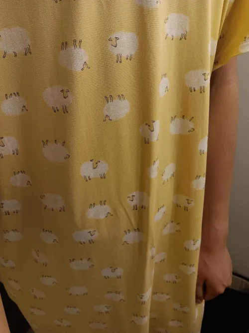 My night dress makes me feel so smol by ItsMeAdea