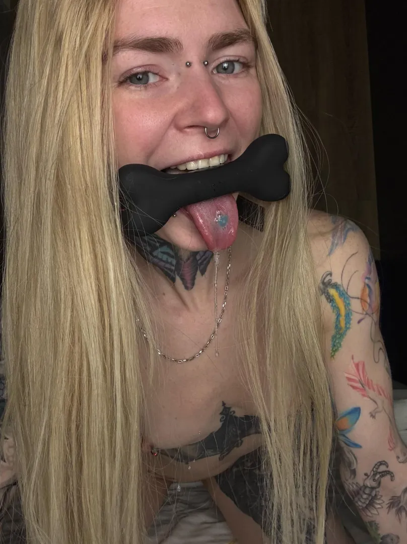My piercing doesn't prevent me from wearing my gag with pleasure posted by cassytta
