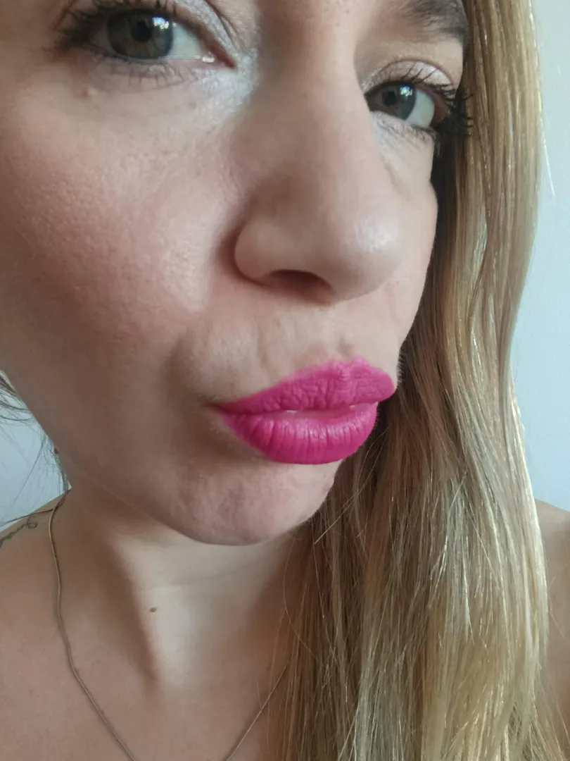 My pink lips posted by usweettlady