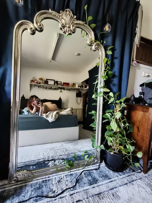 My plant and mirror vibes, so good by Samusss95