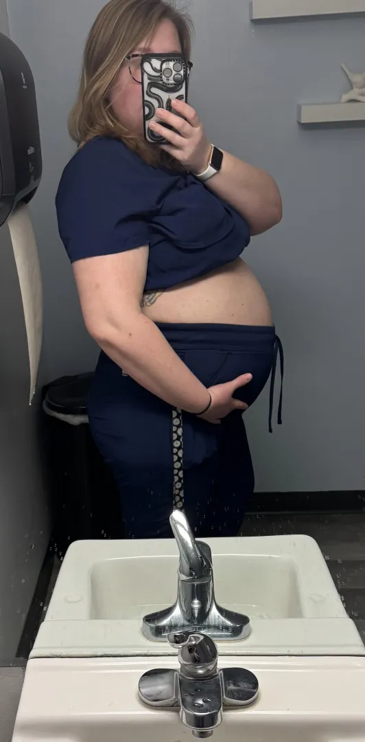 My pregnant belly looks good in scrubs posted by _taylornicolee