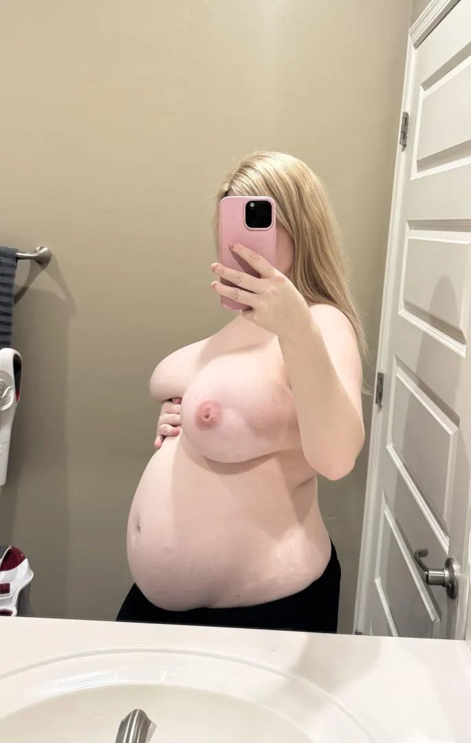 My pussy is getting so thic now that I am preggo posted by thatgirlbrandii