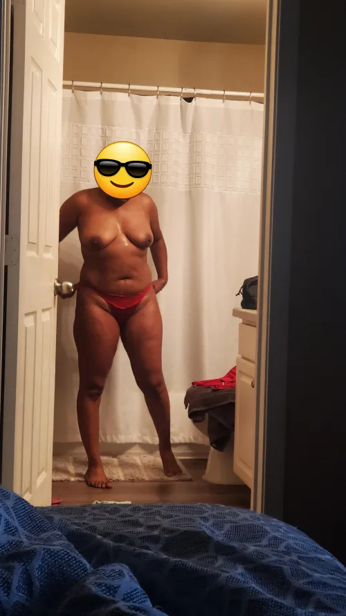 My sexy wife Tee by ElRio228