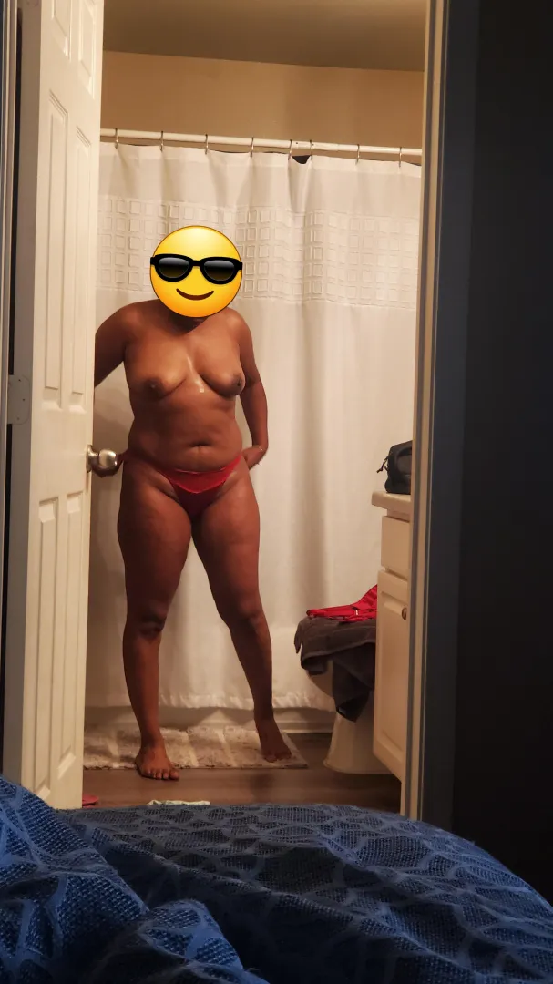 My sexy wife Tee posted by ElRio228