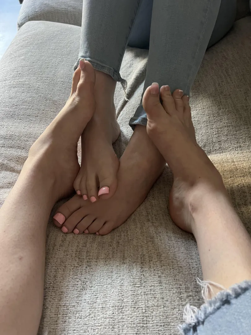 my sister in town, can you handle both our feet?  posted by DaniRoseToesxx