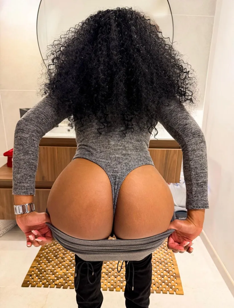 My skirt is a little tight… will you help me take it off? Brazil  x France  posted by SachaspicyIam