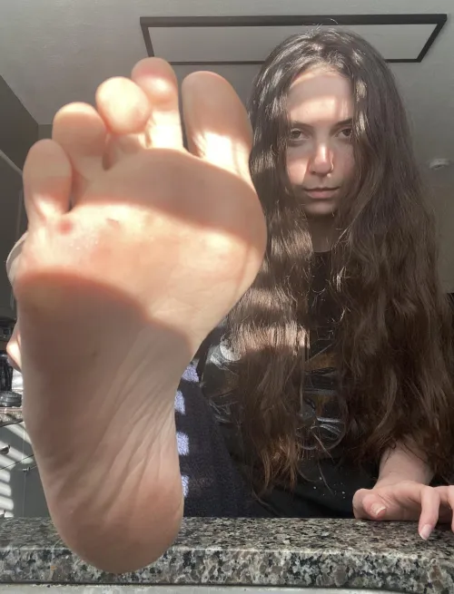 My soles love some sunlight by LexiQueenBee