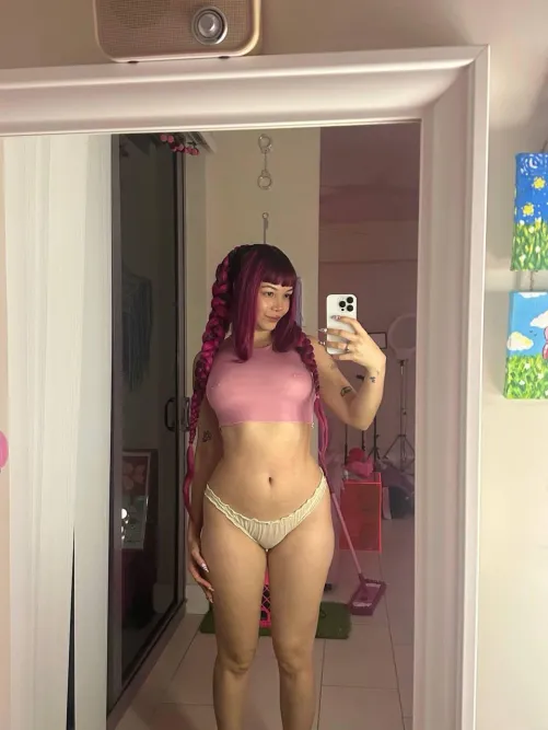 my spongy legs :33 by ginikawaii