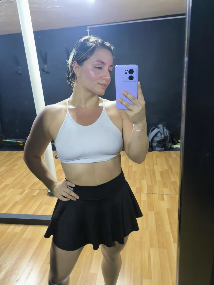 My sweat-soaked top becomes see-through posted by Barbiefit111