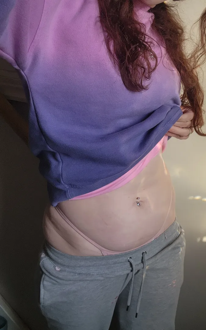 My thongs rising like the sun  posted by pink-mama69