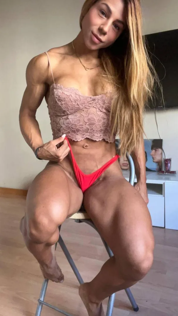 My toned and natural body after a home workout posted by Real-Diver8010