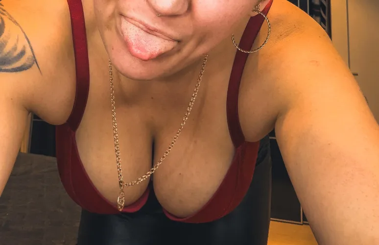 My tongue got all attention by Angelfromheavenn_