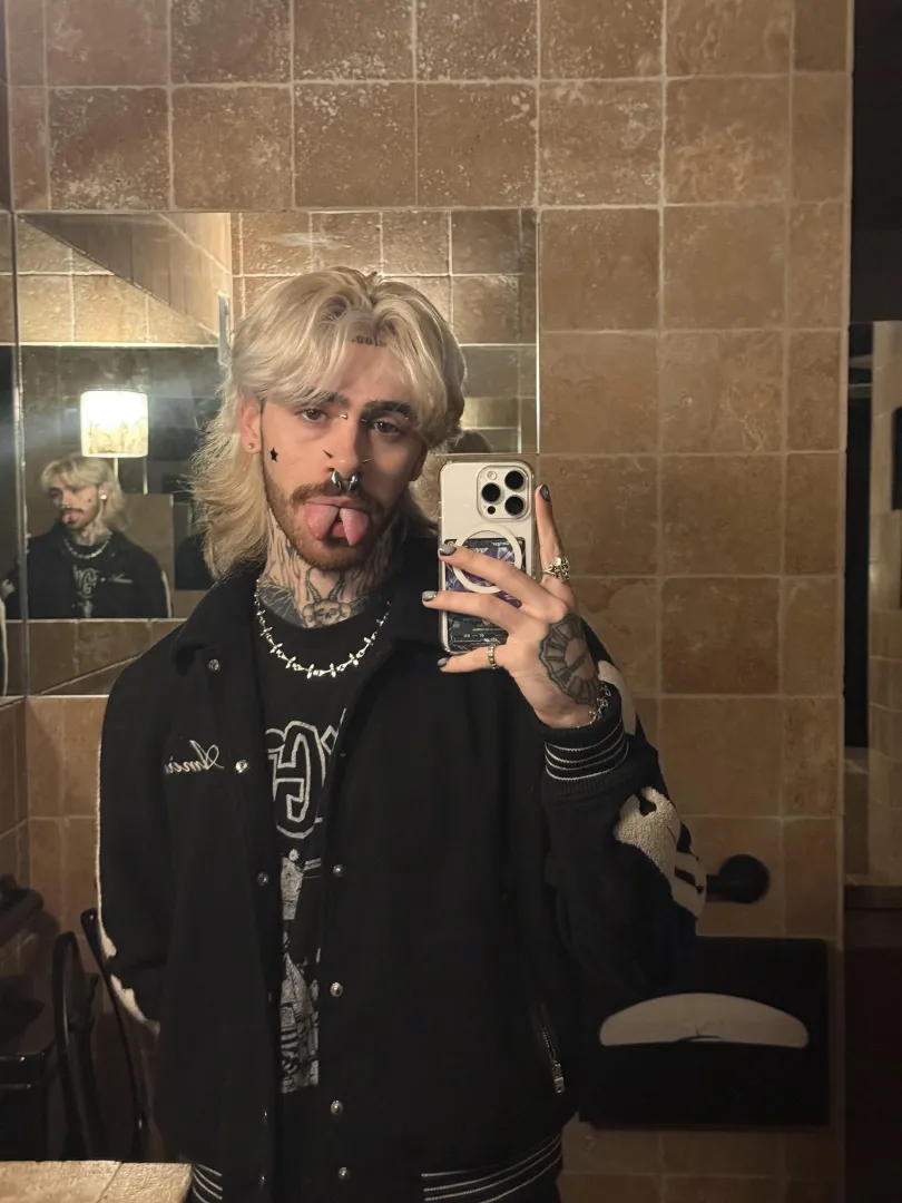 my tongue trick hahaha [Return Our 3P Tools/Apps] posted by icee_shadows