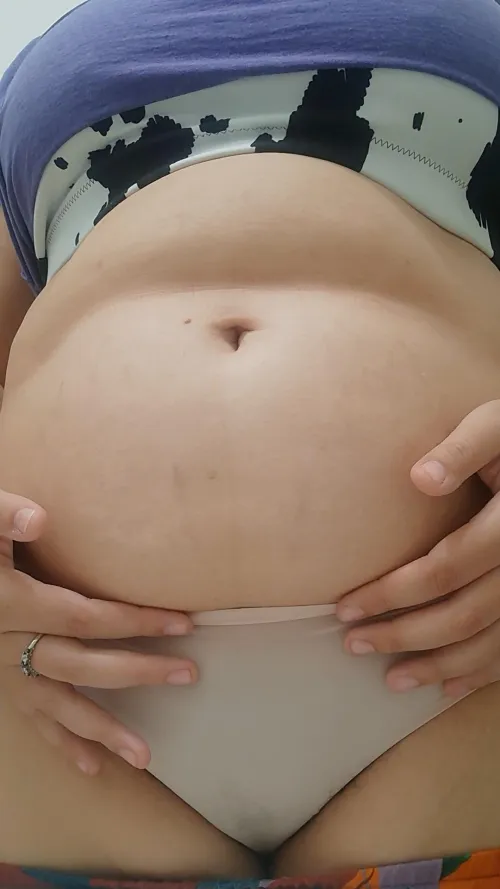 My tummy and I say hi! by whimsyskill