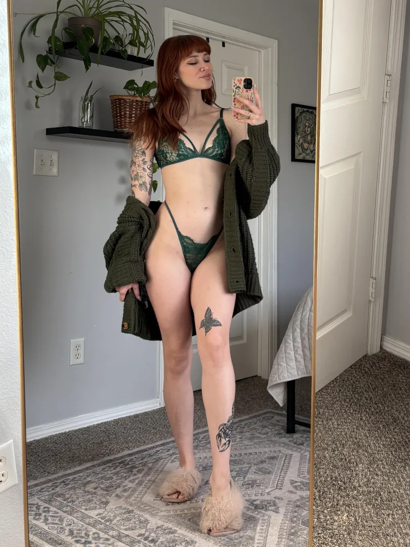 My tummy would look so much better with a little of you on it [img] posted by Brooke__bby