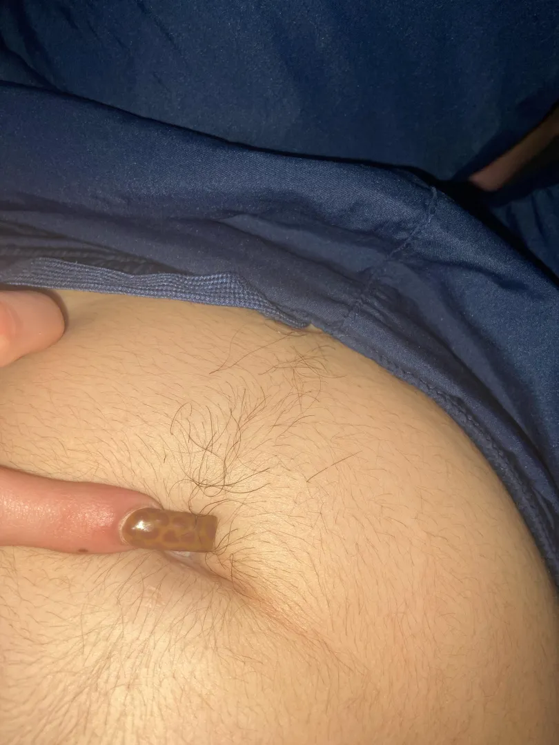 My whole belly is hairy posted by tattoromi