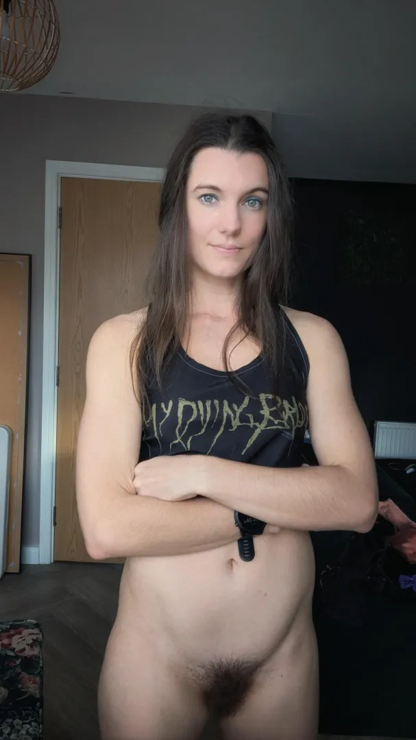 Myself and my huge bush says happy Friday! posted by Ambzz011