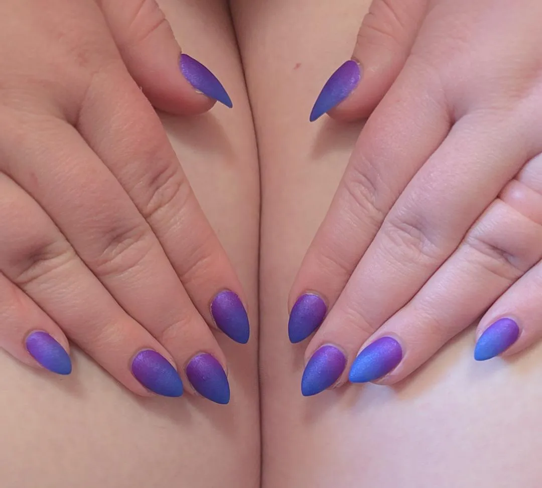 Nails against my thighs posted by goddessandpricess2uu