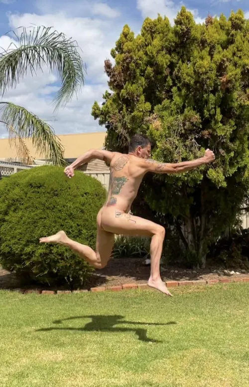 Naked in action during a workout by NakedRuss78