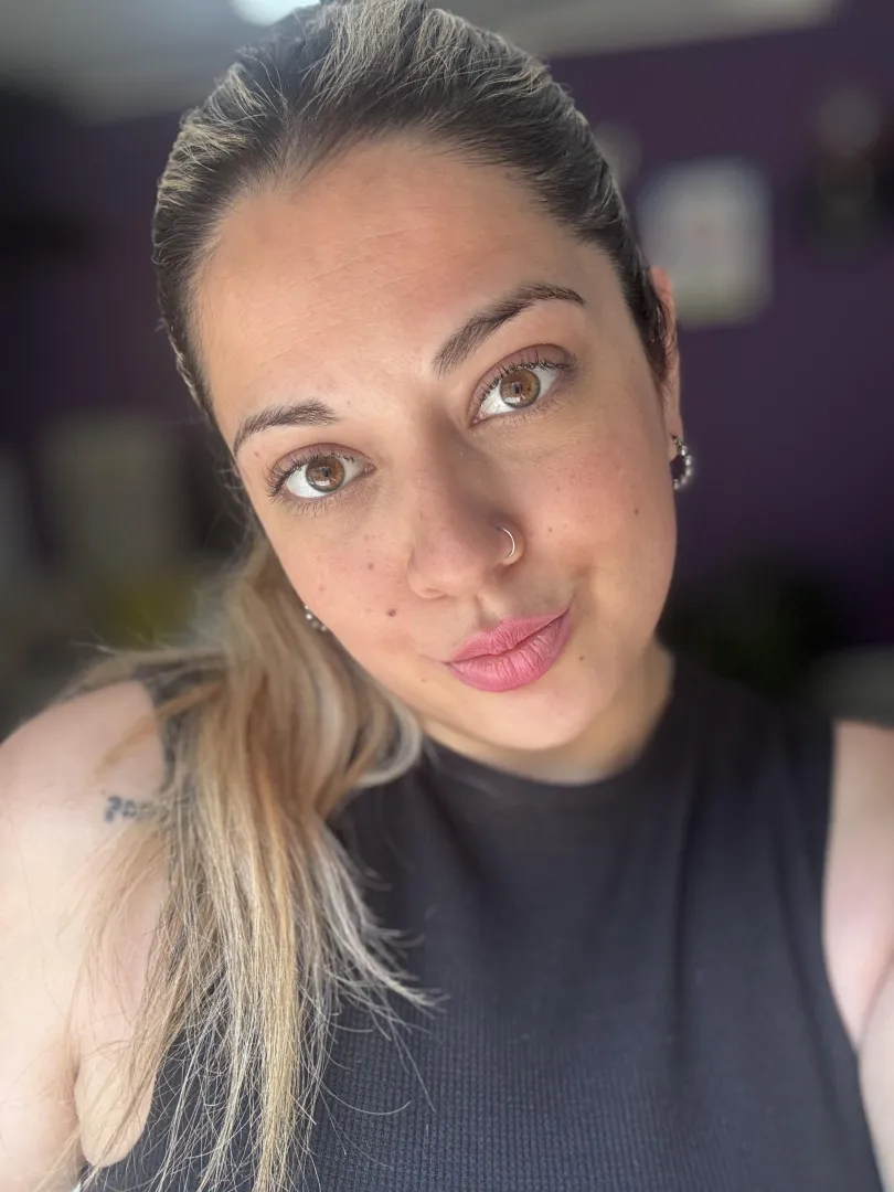 natural lips posted by jesdaxx