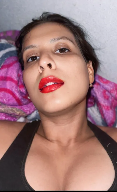 Natural lips by Turbulent_284