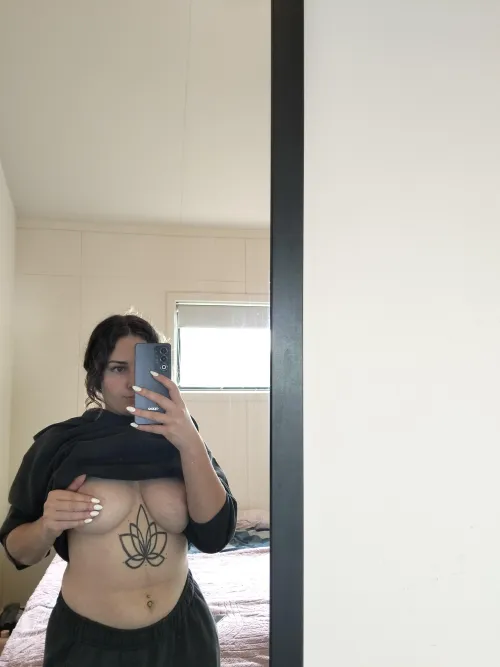 Natural titties  by gracieexplicit6