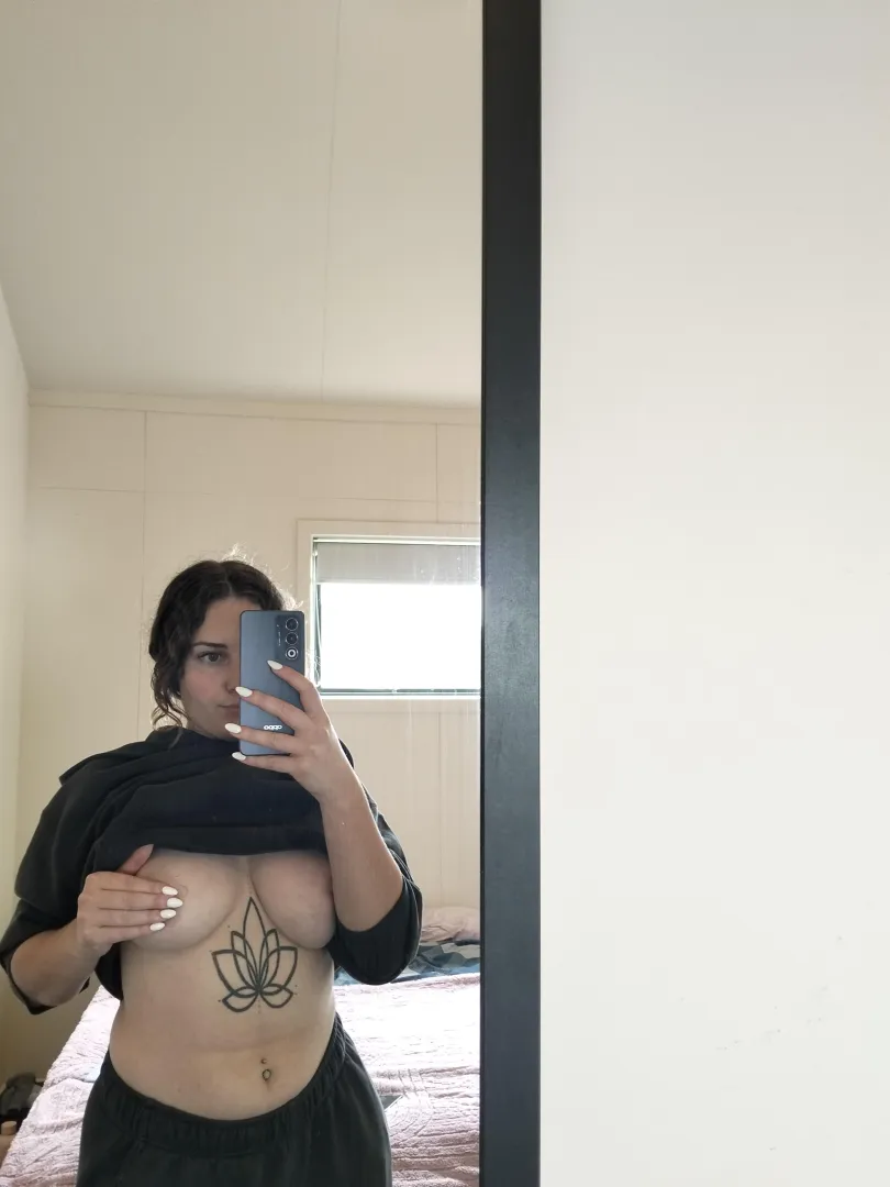 Natural titties  posted by gracieexplicit6