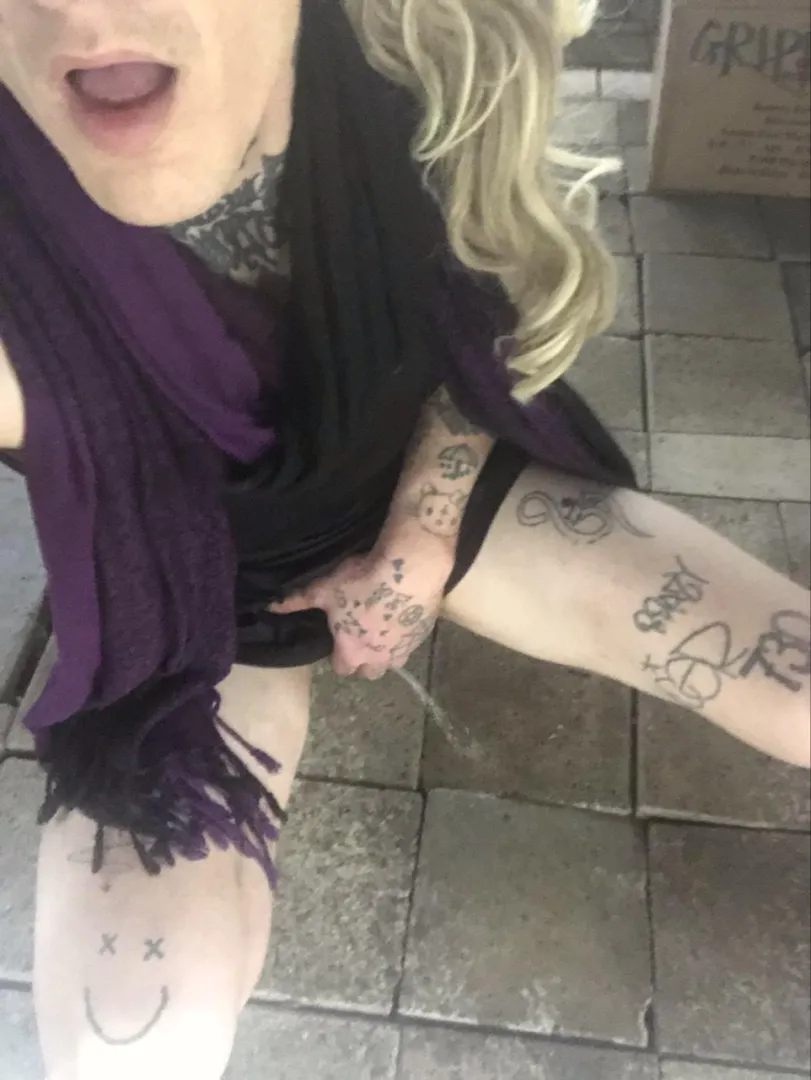 naughty girl  this was v risky  posted by playgirl616