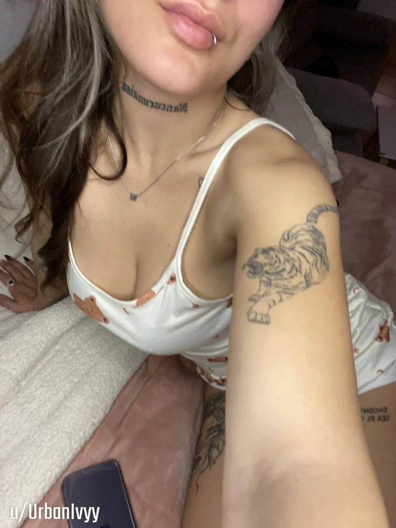 naughty milf always down to play posted by UrbanIvyy