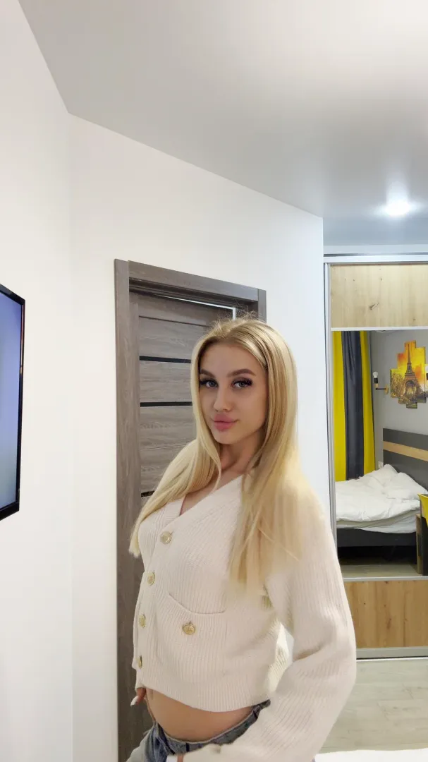 nearby? wanna hang? posted by PinkFairy_202