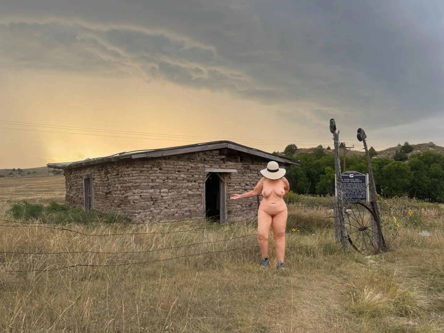 Nebraska Sunday Sunset with threatening skies. ⚡️ posted by MrsDarling55