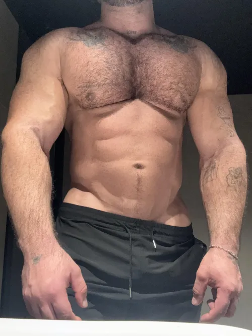 Need a gym bro by fihekwe