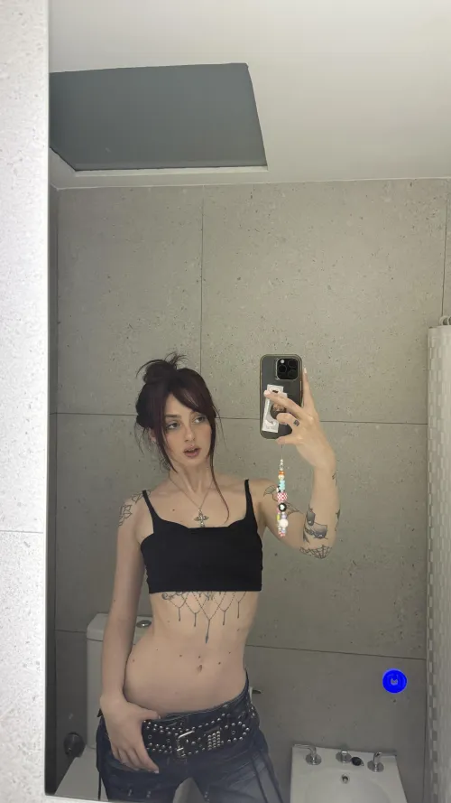 Need a host 4 today - lnstrgm: Lunabowtie by ColeLilley