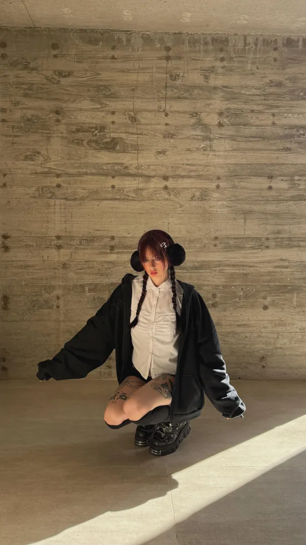 Need a host for Today - more active on lg: ,.lunarumes`. posted by boogahbear74