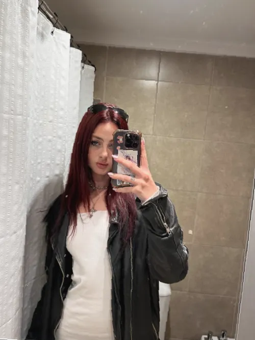 Need a host tn, kinda horny + sipping lmao - check lg: ,.lunarumes.' by MrHindoG