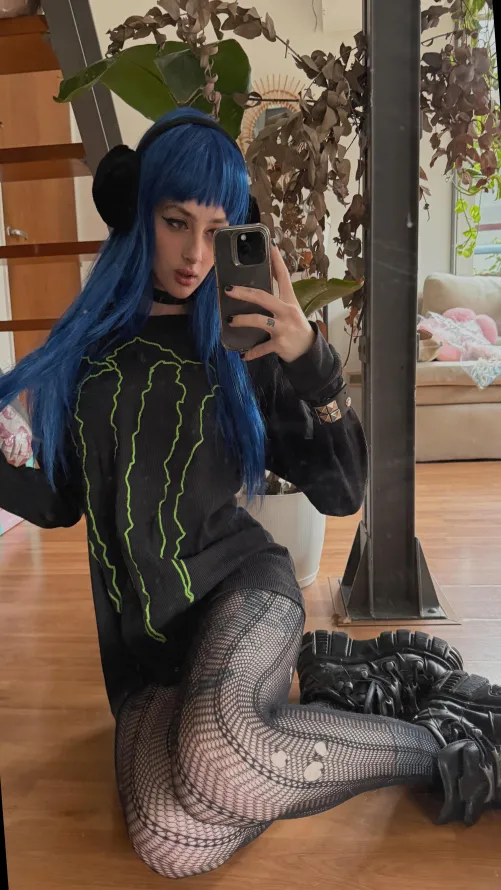 Need a local host for tonight - hit me on lnssta: .Iunabowtie'. by FakeyFaked