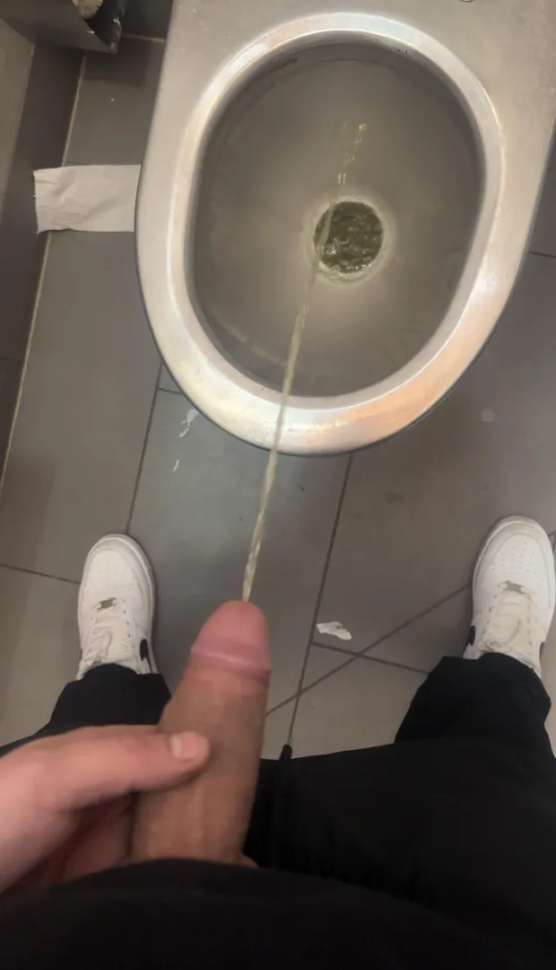 Need a mouth there who is in? posted by Kingoffeet30