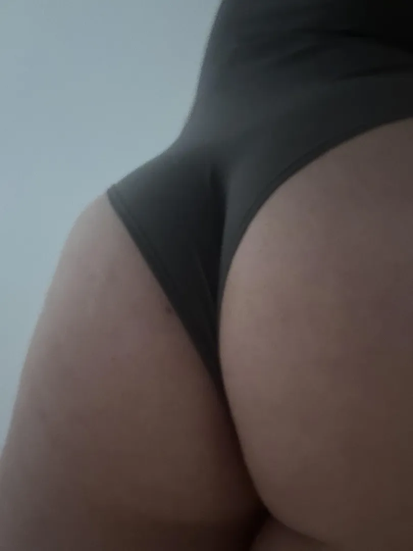 Need bum kisses  posted by wifey-in-trainingg