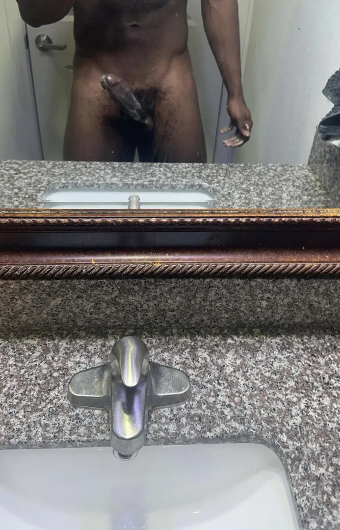 Need huge fat ass nwa posted by Icy-Strategy-2131